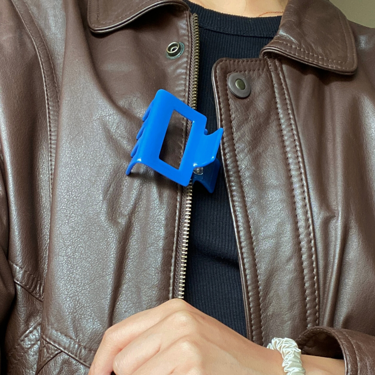 Demi Clip | Oxford Blue