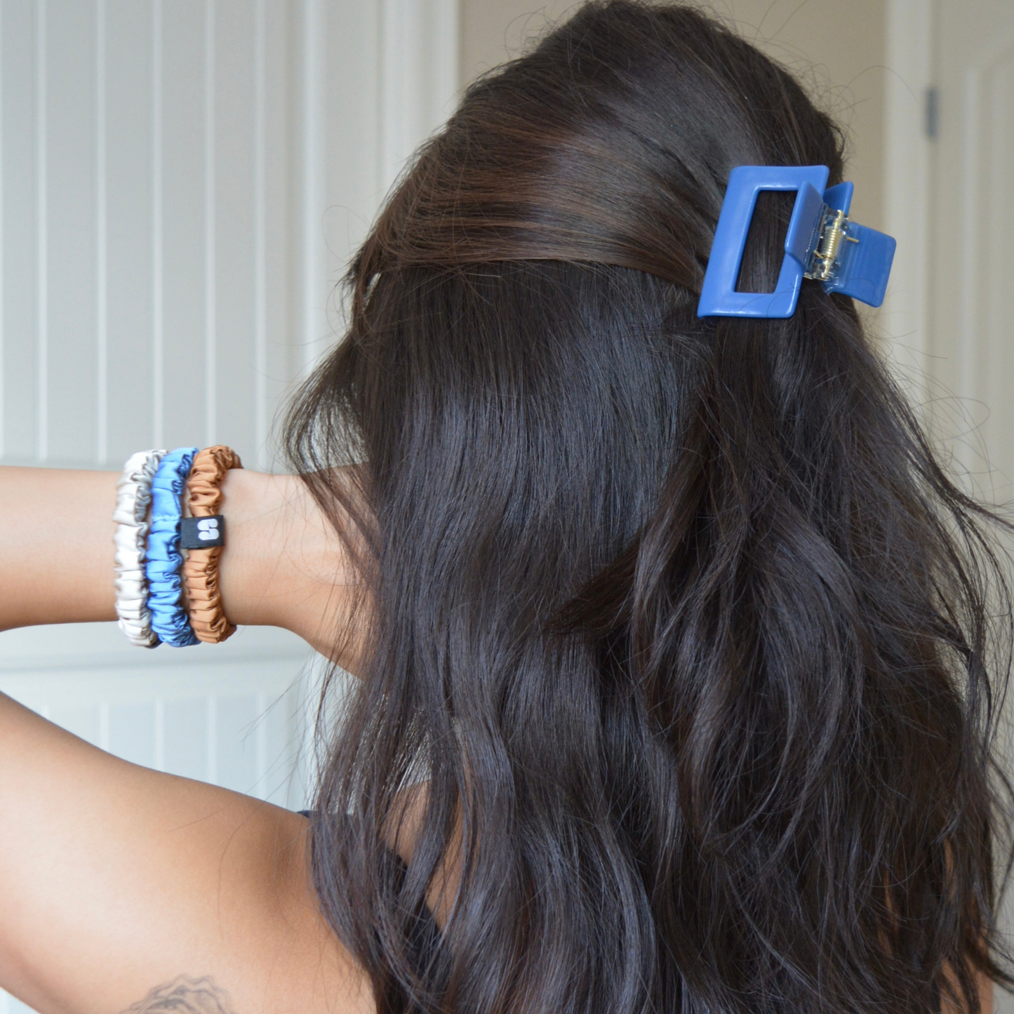 Demi Clip | Oxford Blue