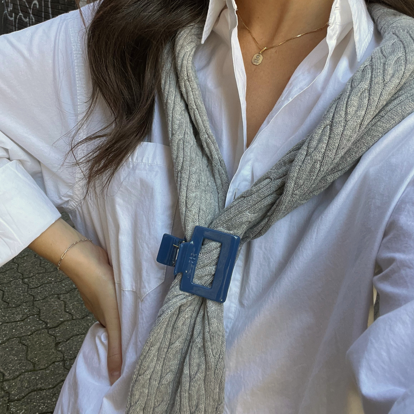 Demi Clip | Oxford Blue