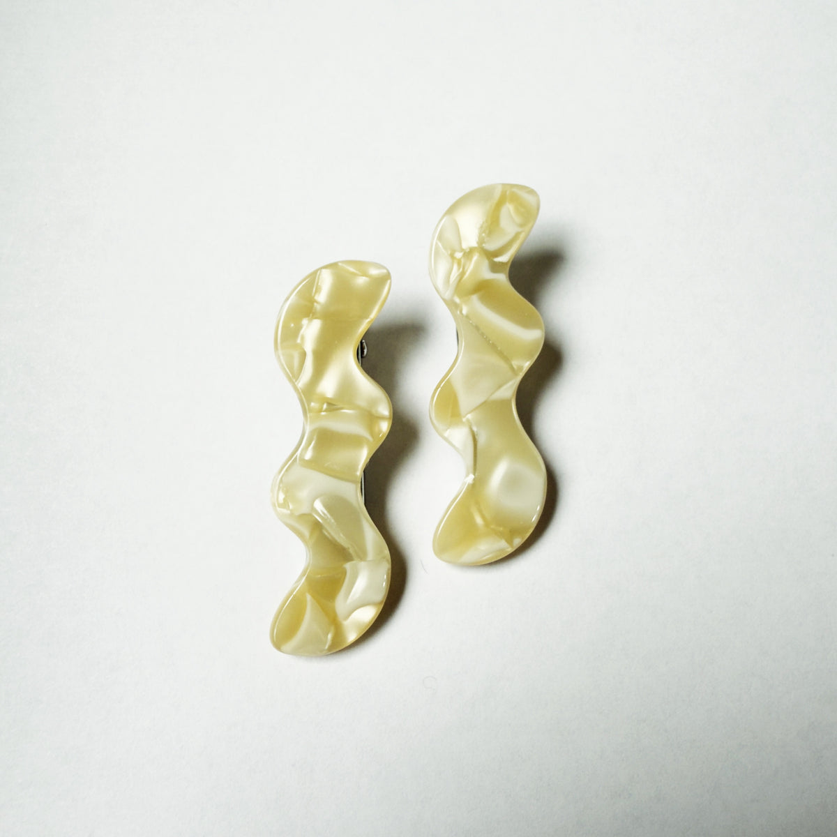 Squiggle Clips | Pearl