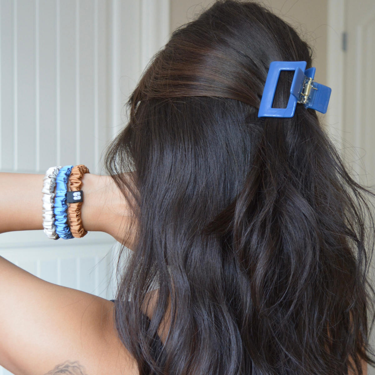 Demi Clip | Oxford Blue